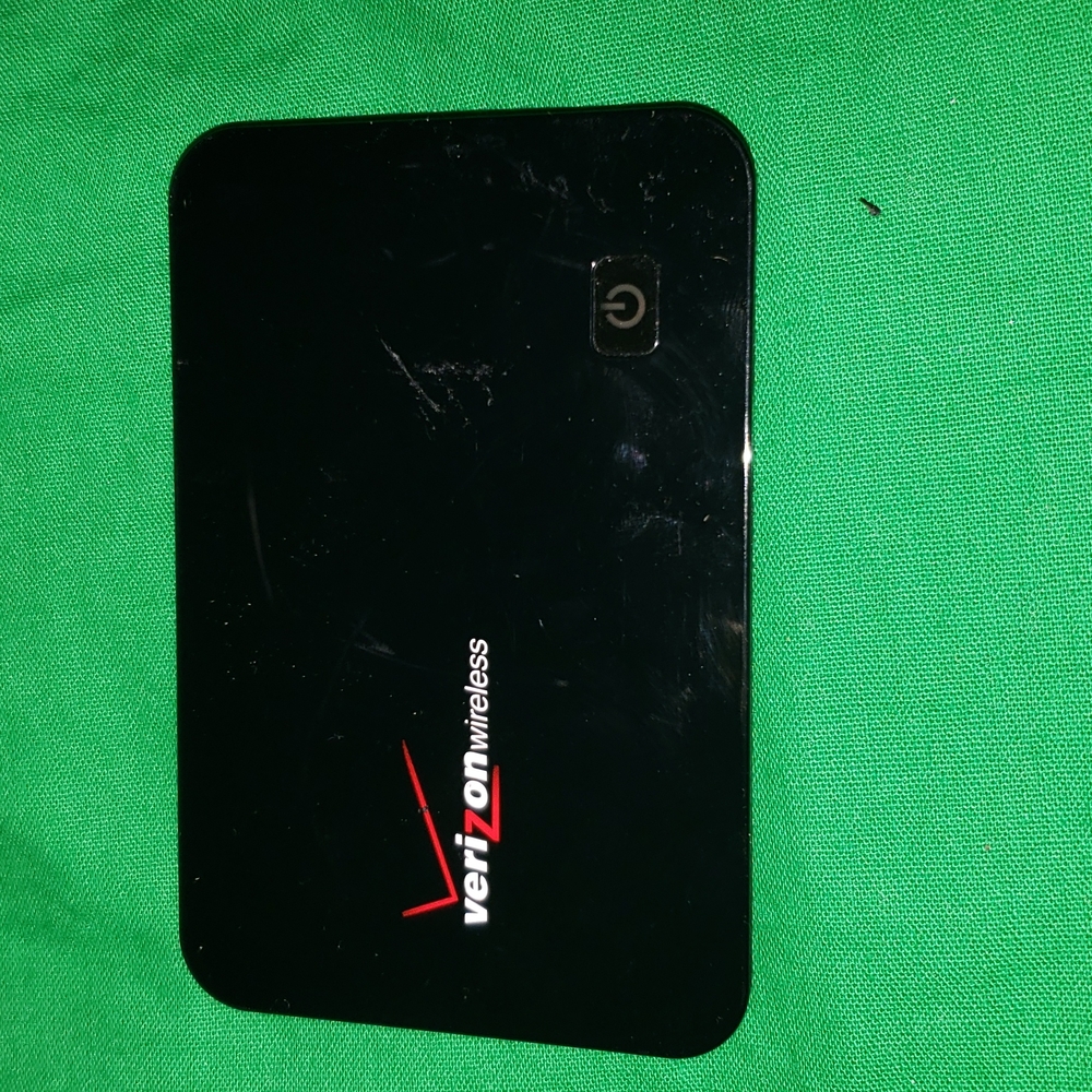 Novatel Mifi 2200 Hotspot Modem with AC Adapter